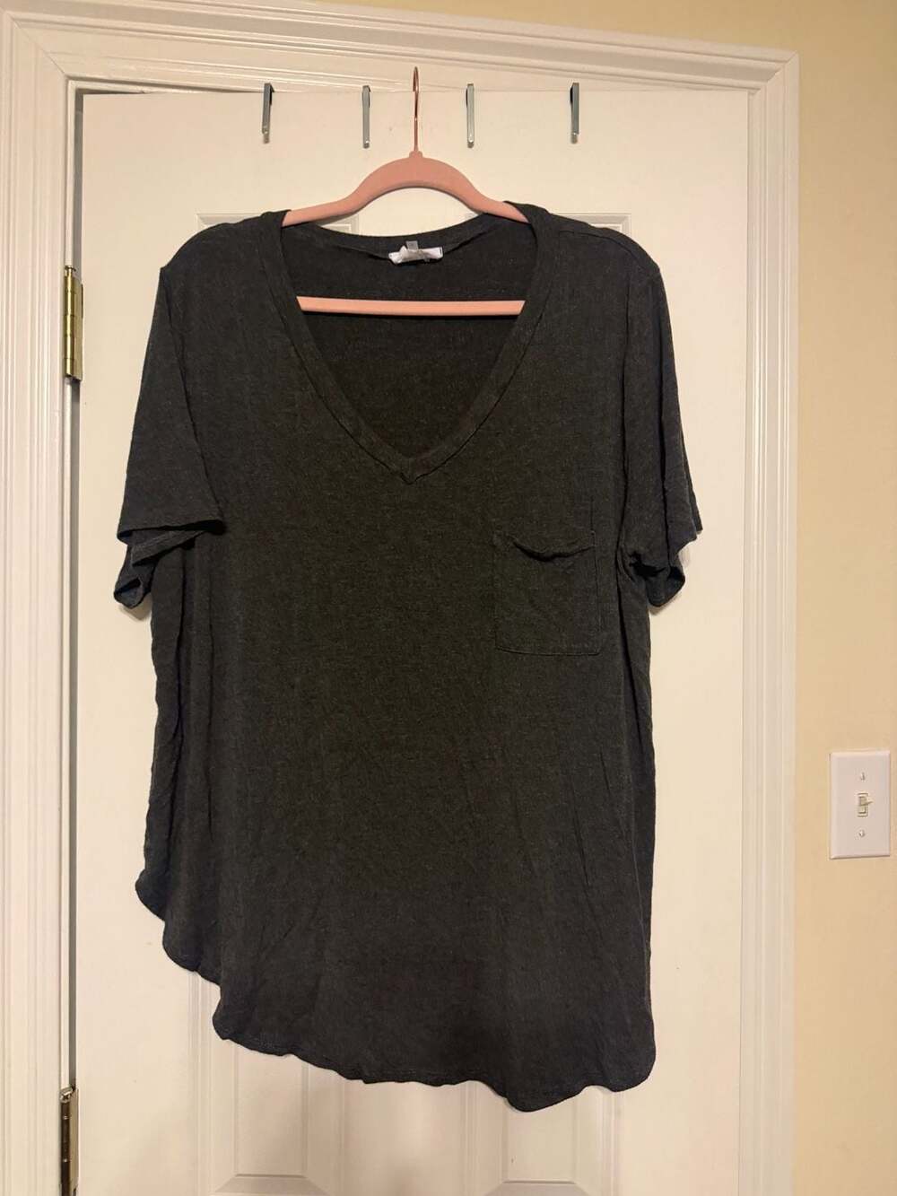Korye Dark Gray V-Neck Pocket T-Shirt with High-Low Hem